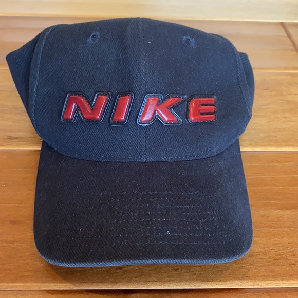 Nike hat - Picture 3 of 3